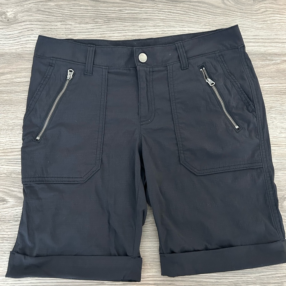 Athleta Black Trekkie Shorts